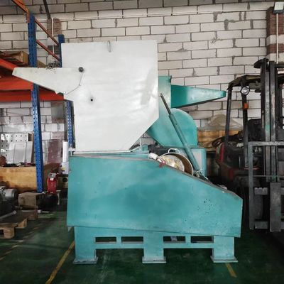 المستخدمة 1420rpm سرعة الدوار مادة بلاستيكية حطام الآلة إعادة التدوير 880 * 1210 * 1540mm